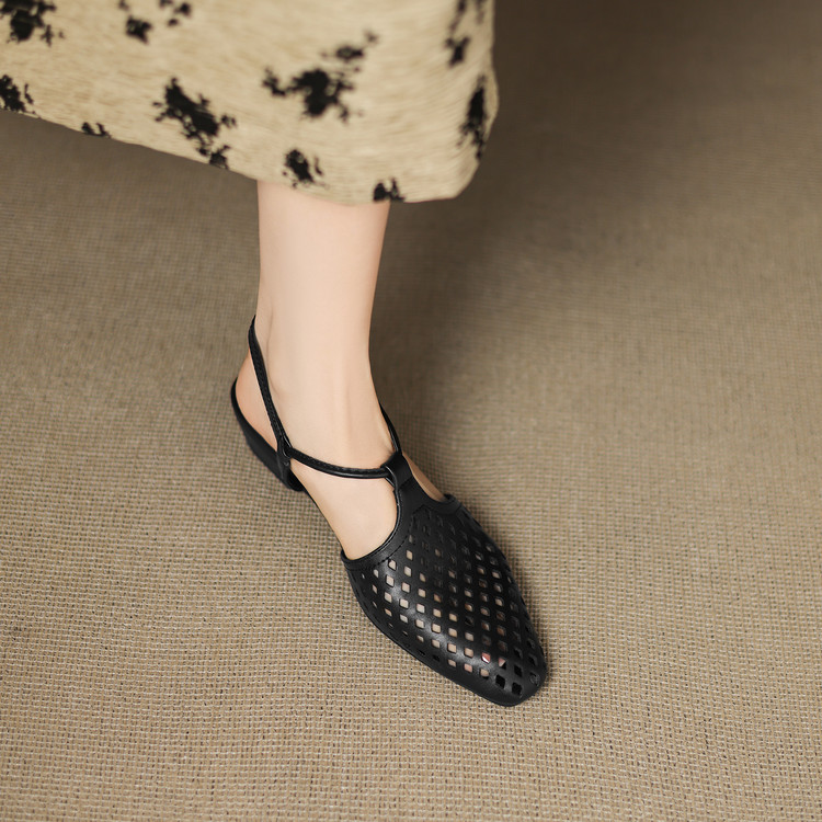 2025 Summer Korean Style Closed Toe Slippers with Mid Square Heel - Image 4