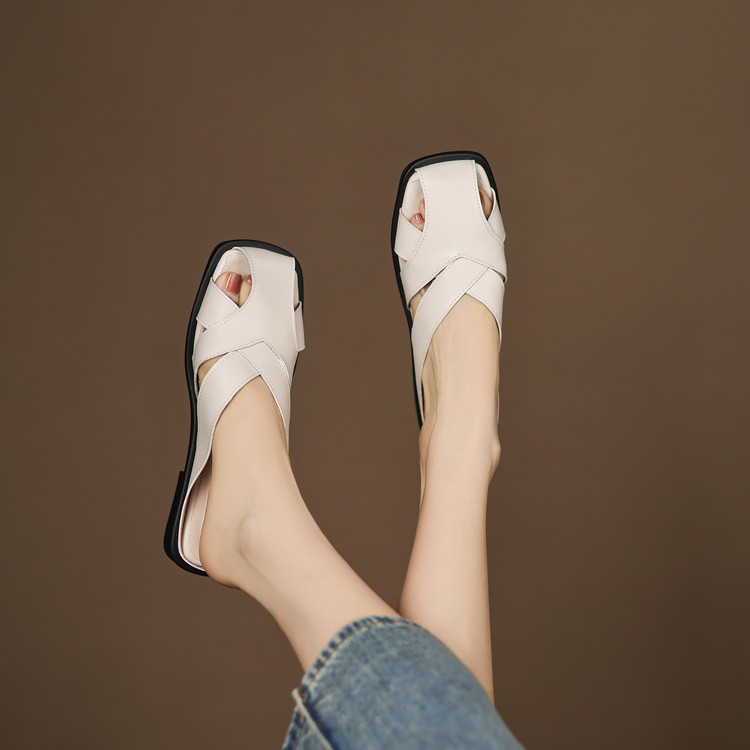 Minimalist Closed Toe Slippers with Microfiber Upper and Rubber Sole - Image 3