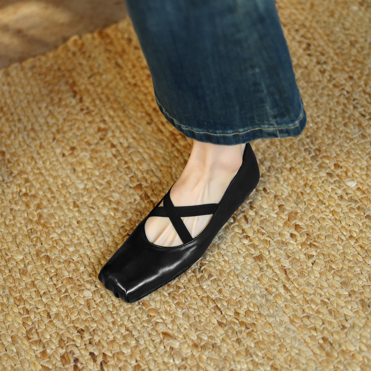 Minimalist Square Toe Flat Shoes in Horse Leather