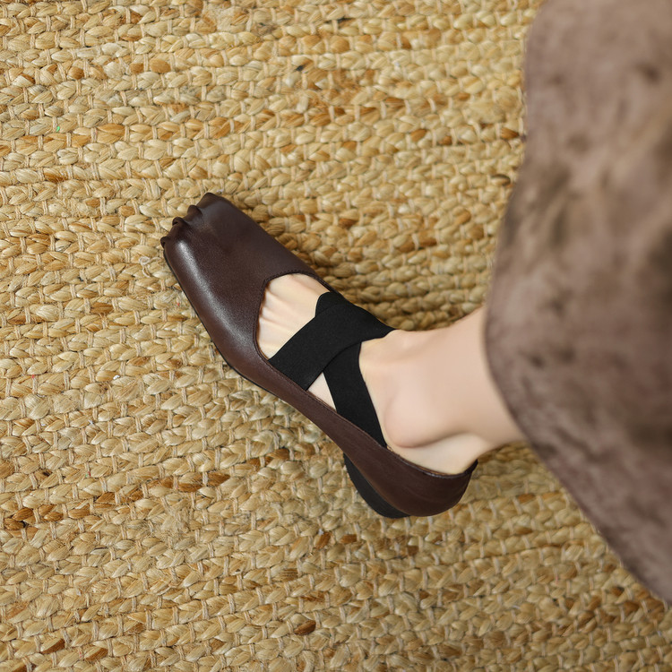 Minimalist Square Toe Mid Heel Pump - Image 2