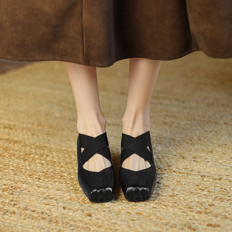 Minimalist Square Toe Mid Heel Pump - Image 4