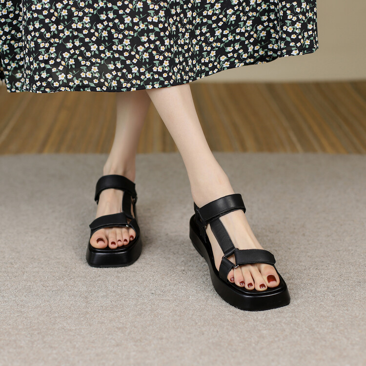 Sweet Low-Top Leather Sandals with Cutout Detail and Hook-and-Loop Closure - Image 2