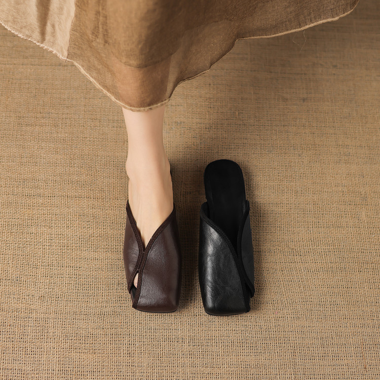 Women's Closed Toe Slippers with Square Toe and Flat Heel - Image 4