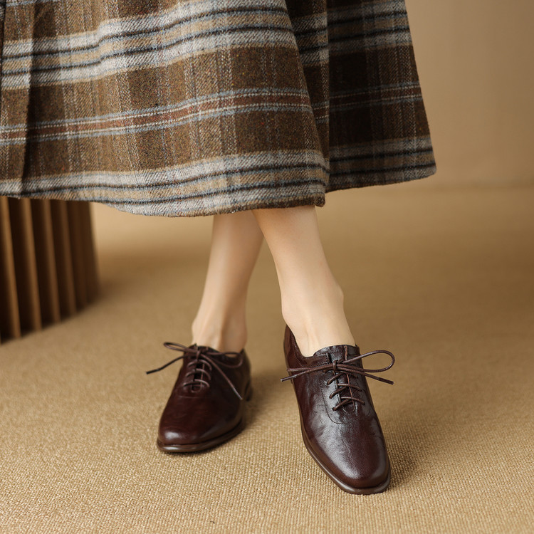 Women's Deep Mouth Flat Shoes with Lace-Up Closure - Image 3