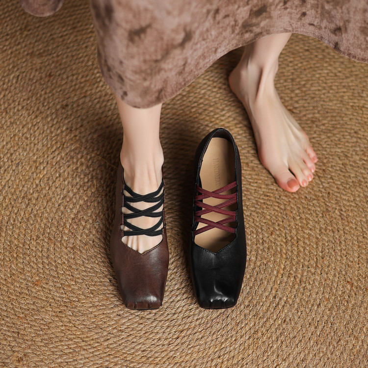 Women's Fashion Flat Shoes in Black and Brown - Style o.html