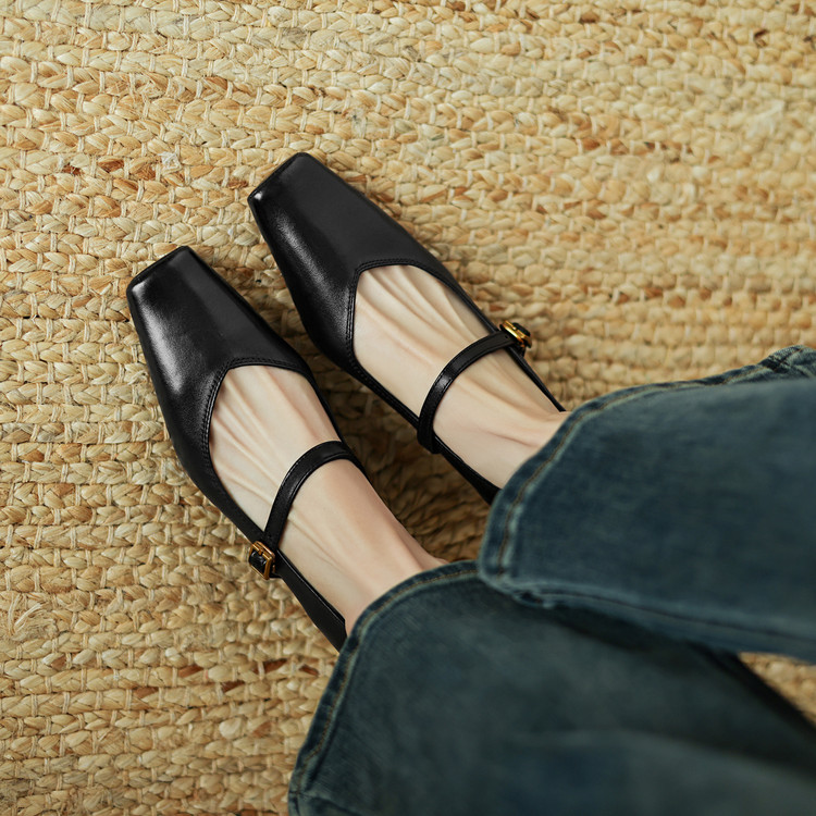 Women's Fashion Flat Shoes in Leather with Mid Chunky Heel - Image 4