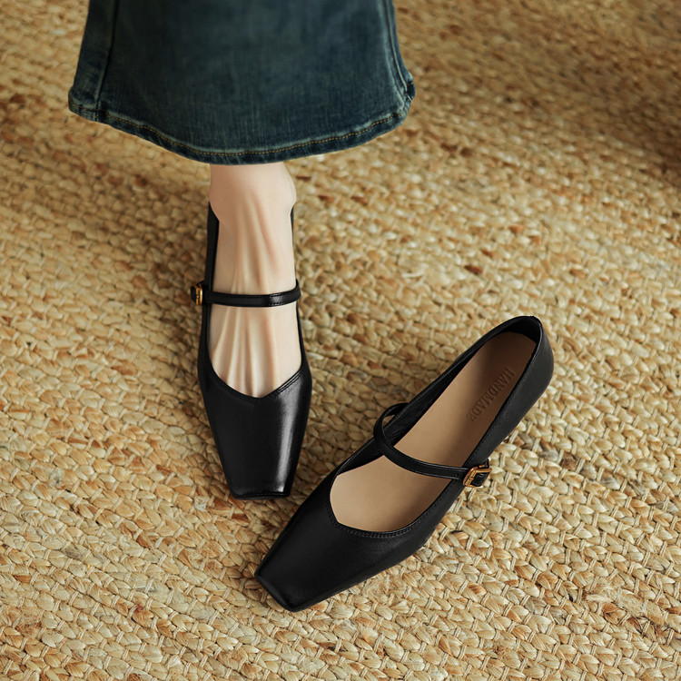 Women's Fashion Flat Shoes in Leather with Mid Chunky Heel - Image 5