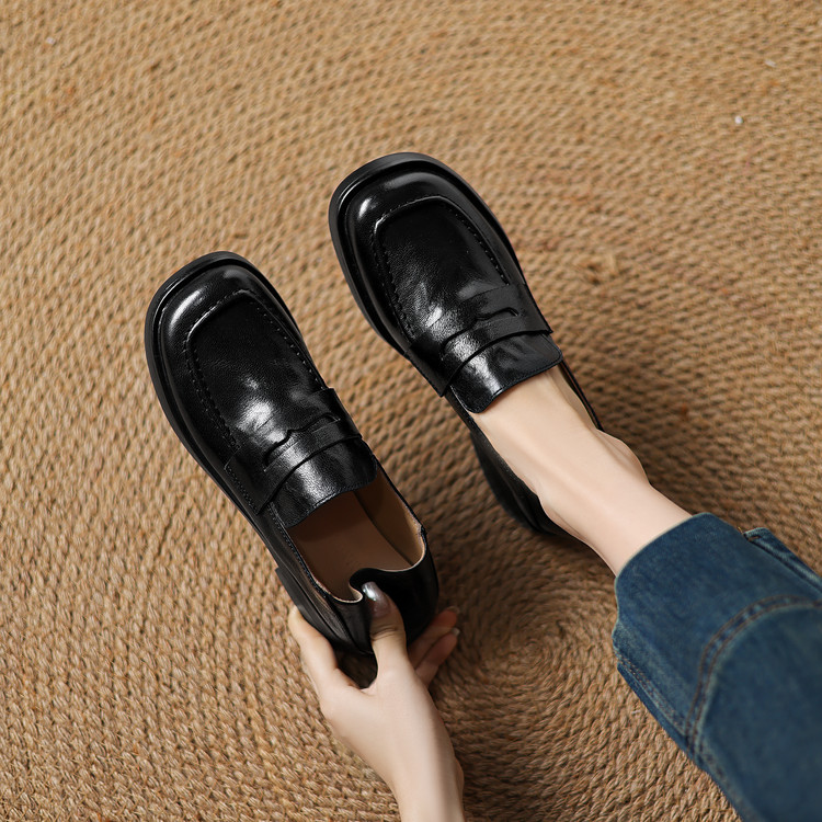 Women's Leather Loafers Flat Shoes Round Toe Slip-On - Image 2