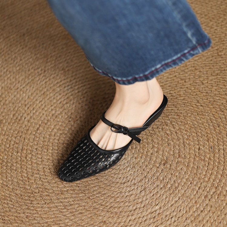 Women's Retro Closed Toe Slippers with Mid Chunky Heel