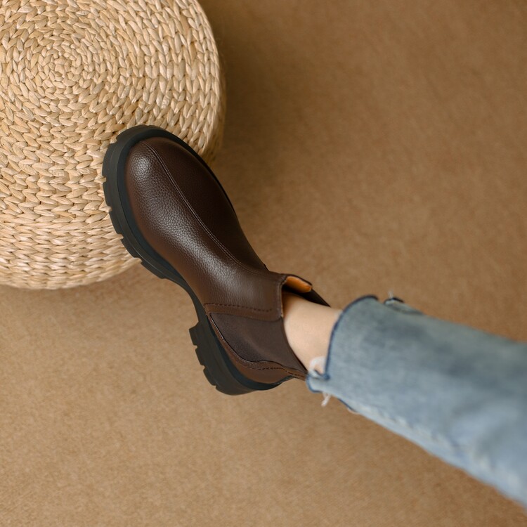 Women's Retro Leather Ankle Boots with Chunky Mid Heel and Side Zipper
